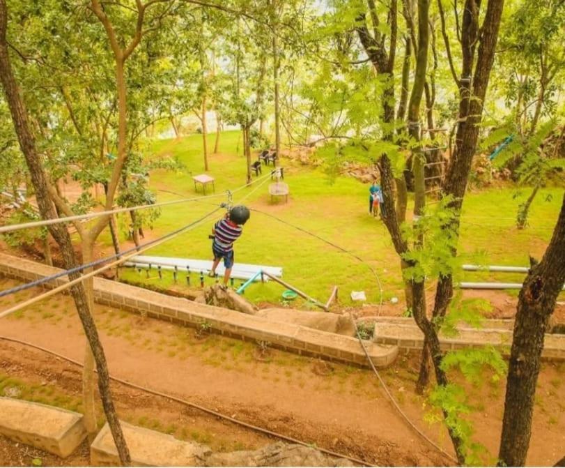 Jusgar Resort And Hote Dogadda Exterior photo